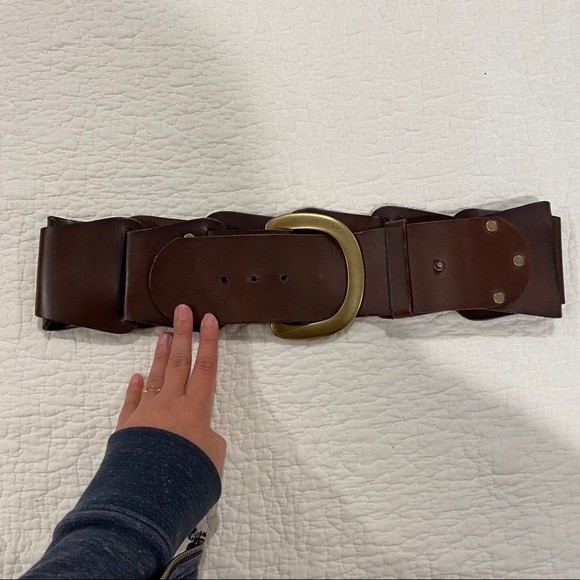 Linea Pelle x Bergdorfs Oversized Leather Belt - Picture 8 of 16
